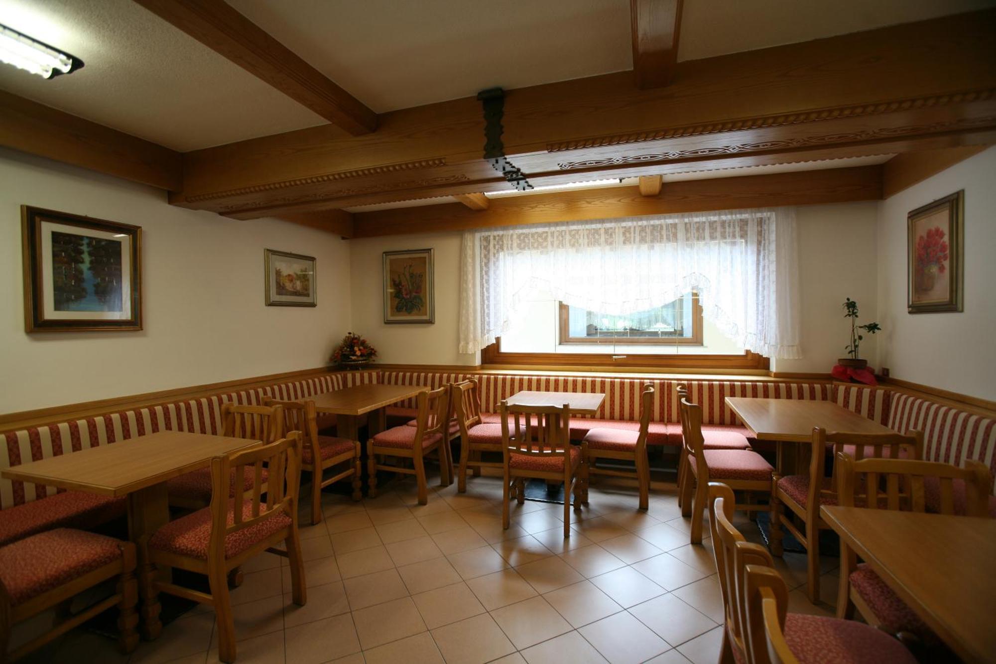 Hotel Sella Ronda Serenella Campitello di Fassa Exterior photo