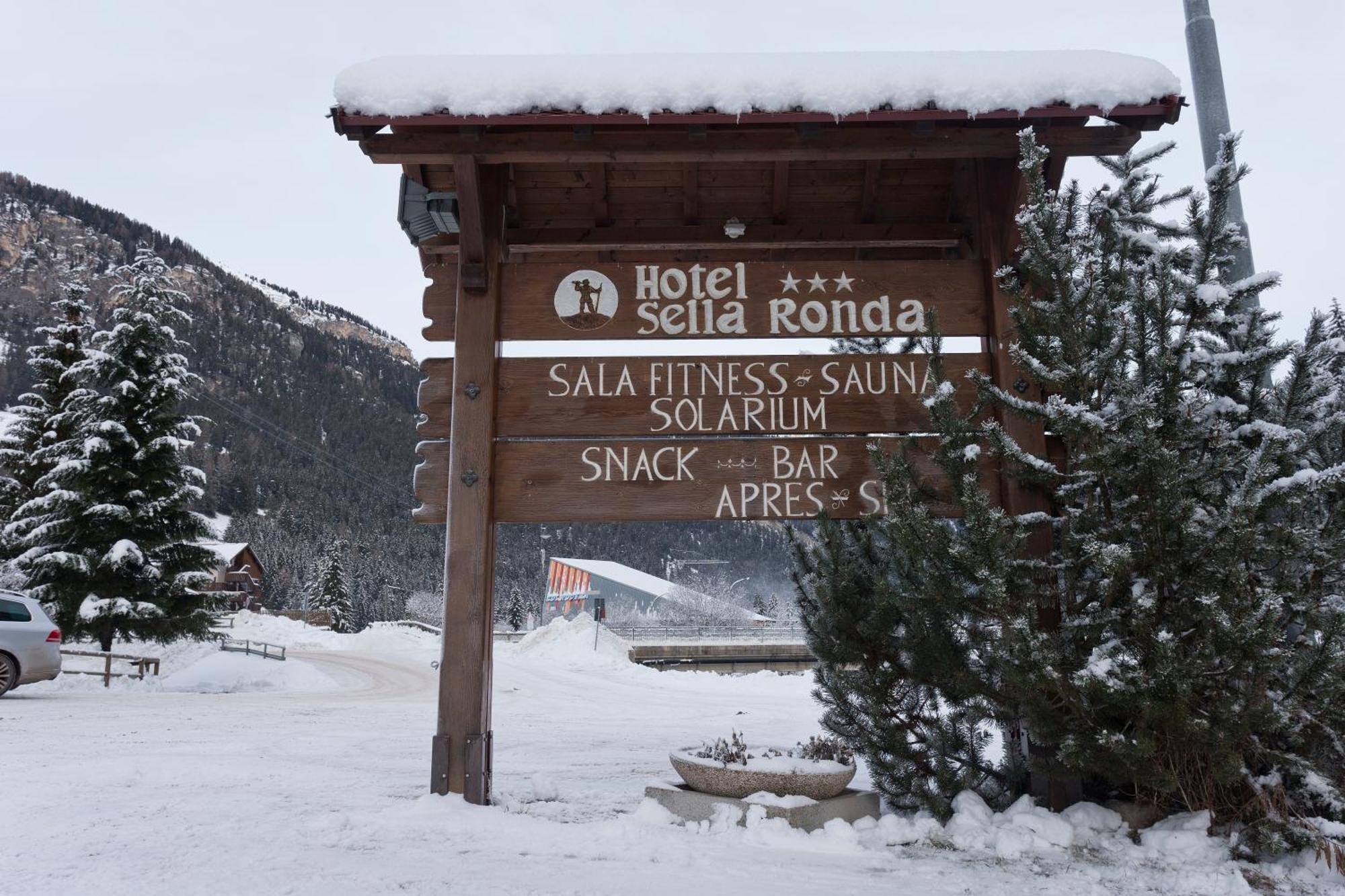 Hotel Sella Ronda Serenella Campitello di Fassa Exterior photo