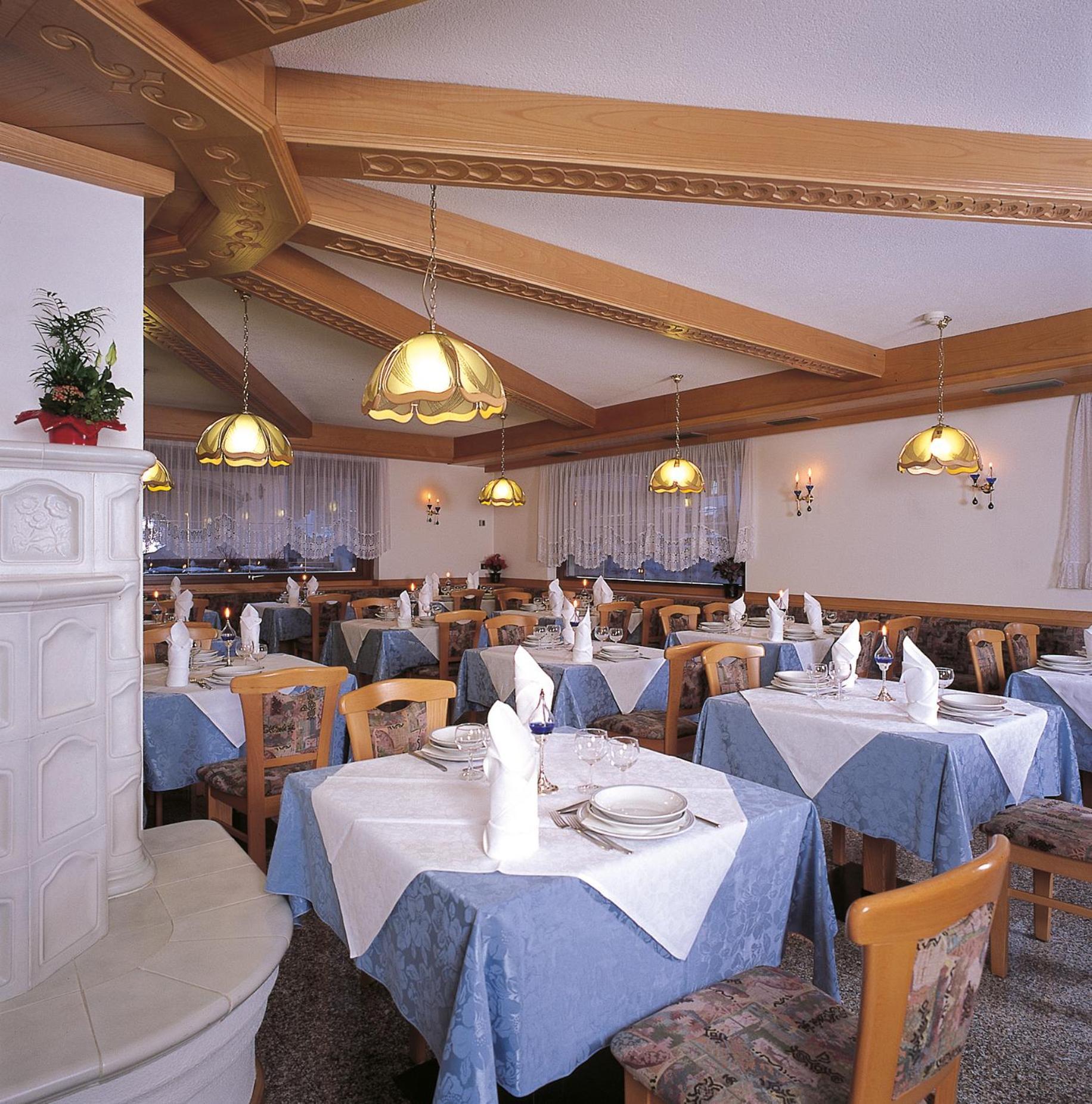 Hotel Sella Ronda Serenella Campitello di Fassa Exterior photo